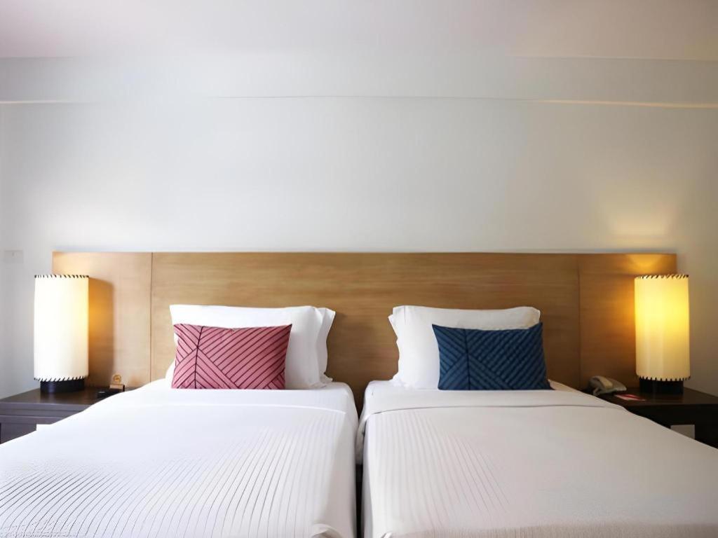 Ramada By Wyndham Phuket Southsea Hotel Karon Екстериор снимка