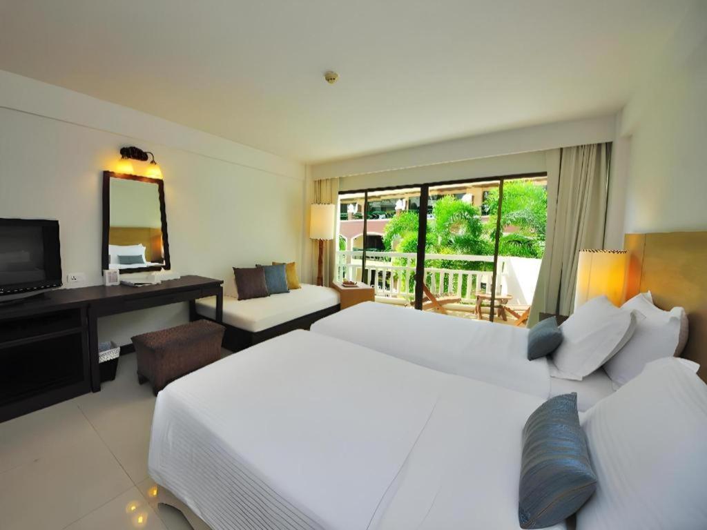 Ramada By Wyndham Phuket Southsea Hotel Karon Екстериор снимка