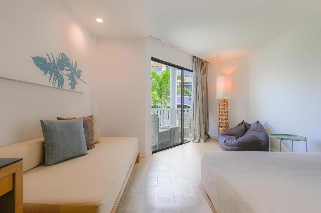 Ramada By Wyndham Phuket Southsea Hotel Karon Екстериор снимка