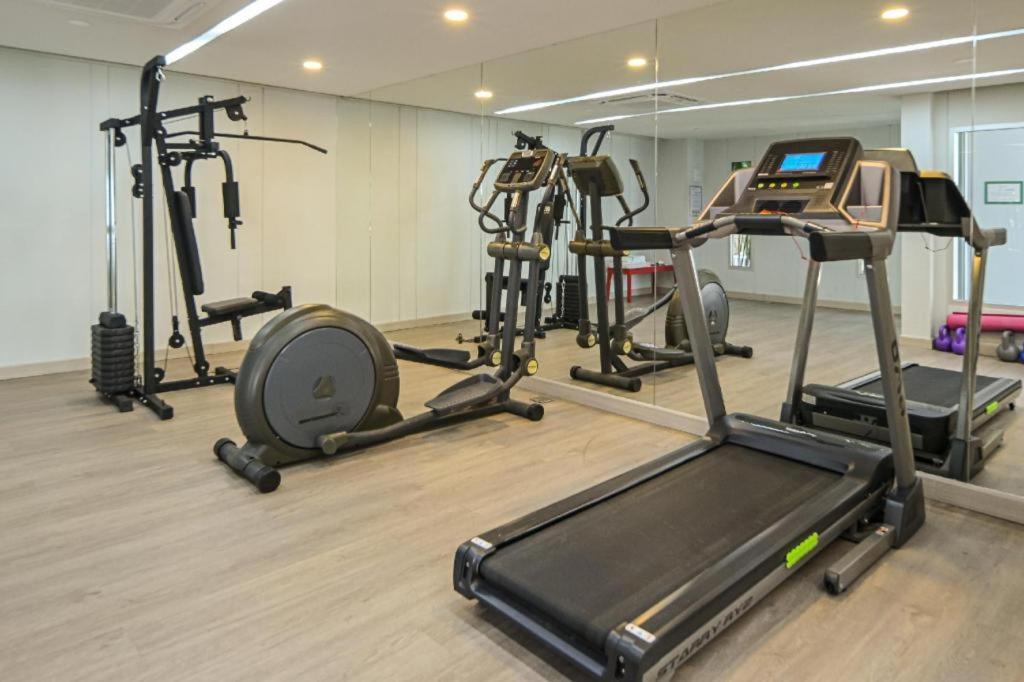 Ramada By Wyndham Phuket Southsea Hotel Karon Екстериор снимка