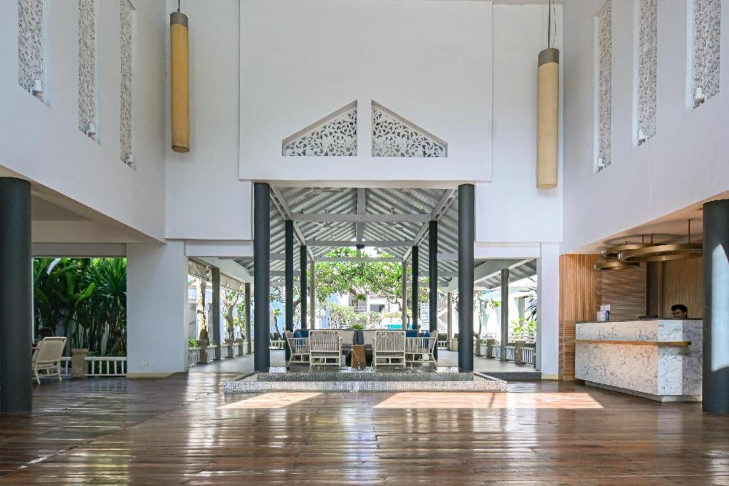 Ramada By Wyndham Phuket Southsea Hotel Karon Екстериор снимка