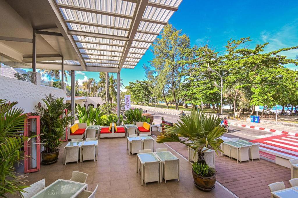 Ramada By Wyndham Phuket Southsea Hotel Karon Екстериор снимка
