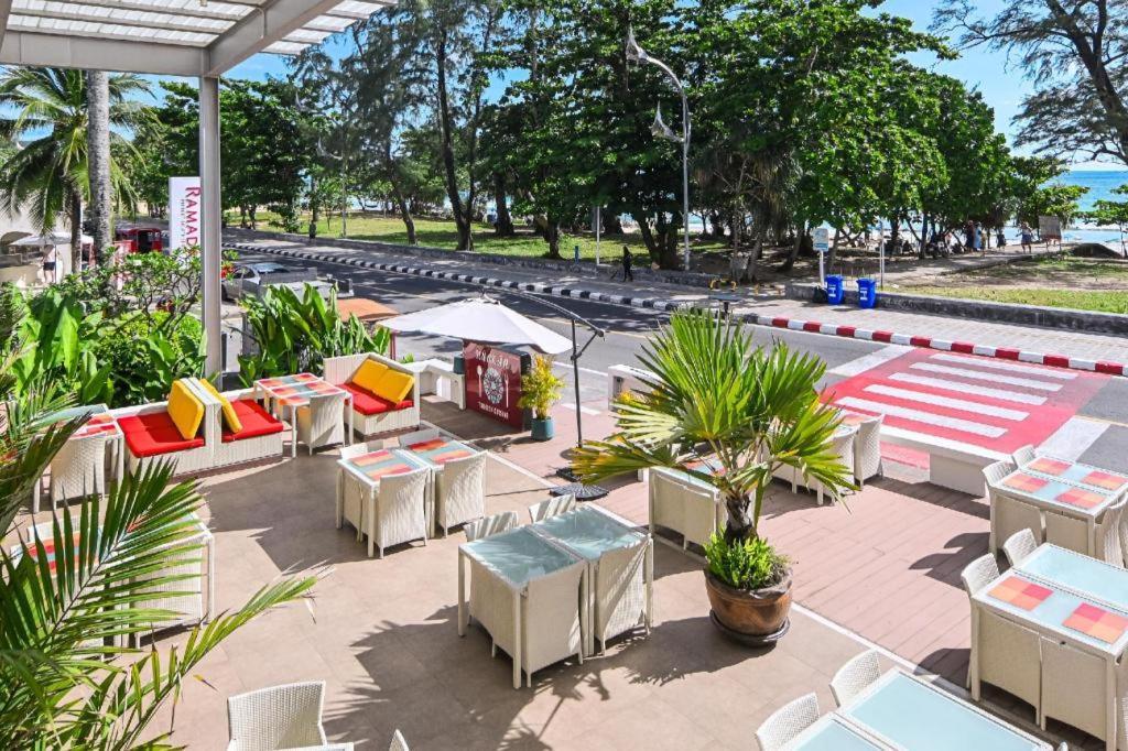 Ramada By Wyndham Phuket Southsea Hotel Karon Екстериор снимка