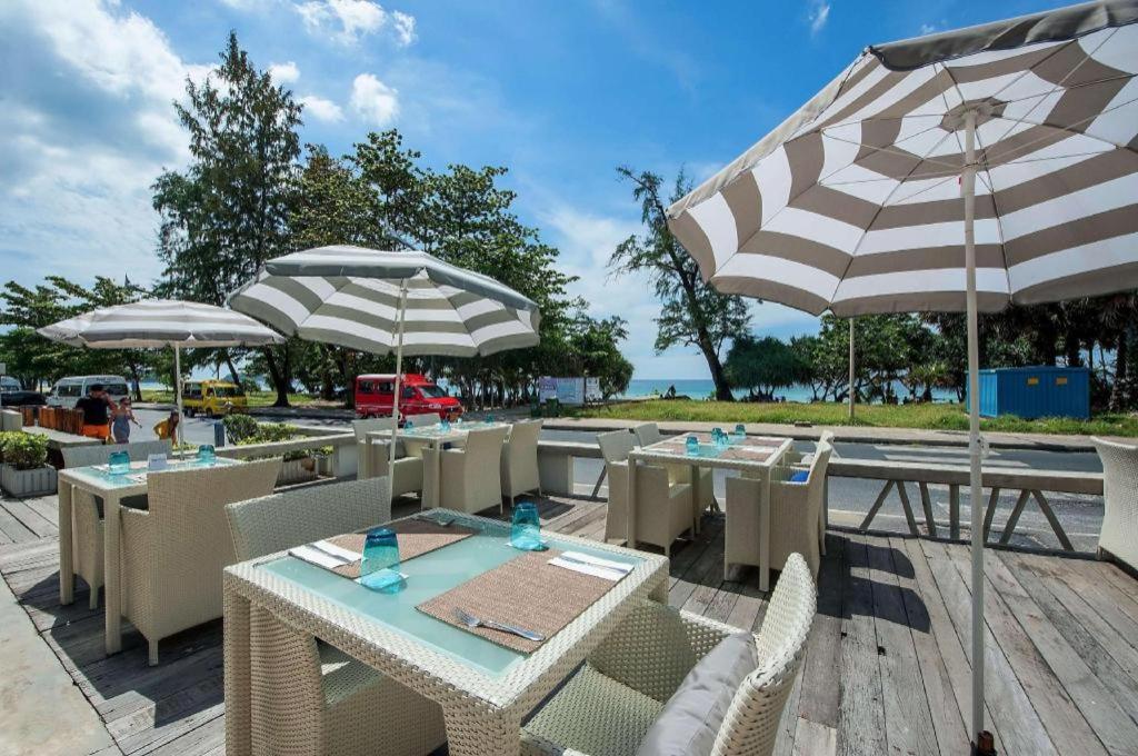 Ramada By Wyndham Phuket Southsea Hotel Karon Екстериор снимка